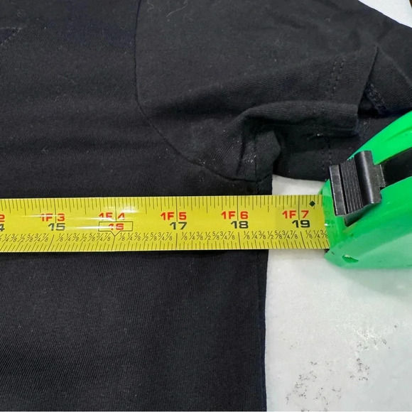 Guess Men's Embossed Quilted Logo Jet Black T-Shirt Small - Picture 5 of 9